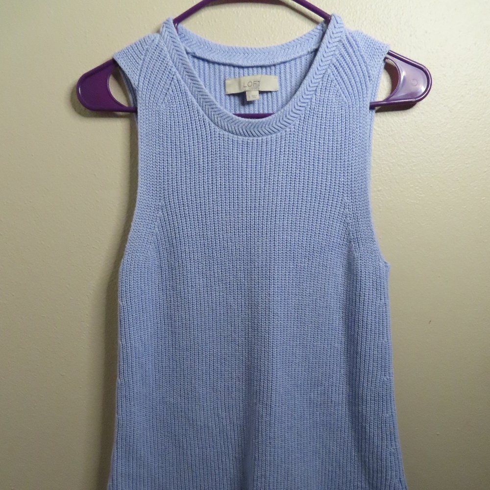 Stylish knitted classy purple top.